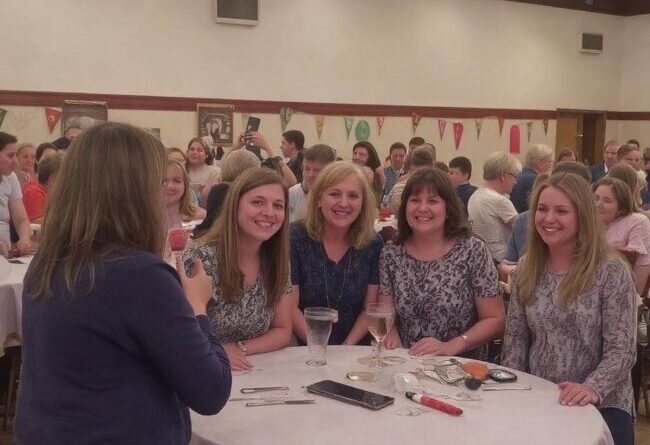 Trendy w makijażu na spotkanie z klasą